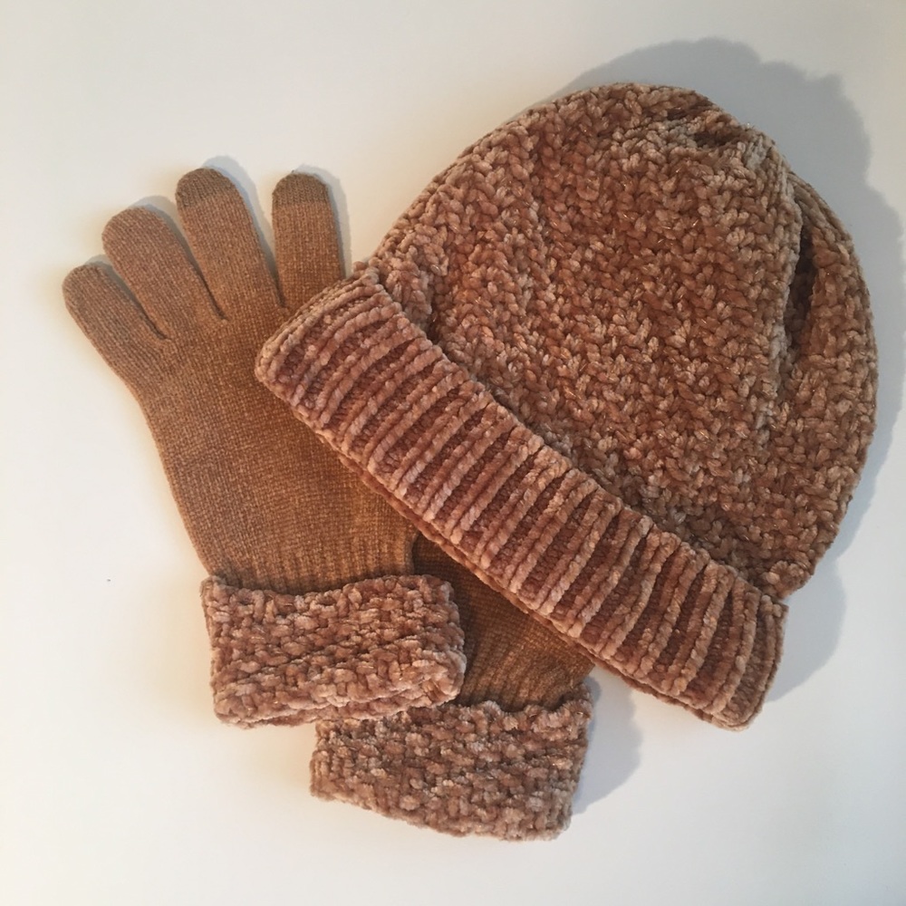 Caramel Colored Winter Set of Gloves and Hat!